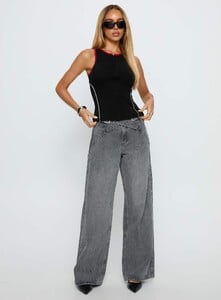 SG - PrPolly - Mckinley Mid Rise Wide Leg Jeans Washed Grey-8 - 2-Model-Shelby-Us2.jpg