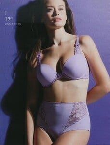 Shannon Hughes[61].jpg