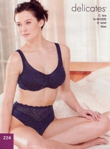 Shannon Hughes[64].jpg