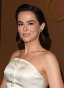 zoey-deutch-at-governors-awards-2025-in-los-angeles-4.jpg