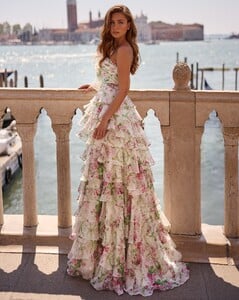 [2025.12.07] sherrihill_587966078_18557561596046023_5253015309197828992_n.jpg