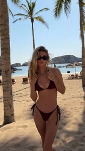 [2026.01.05] clint.thelabel_DTJ1rQMET7L.jpg