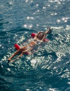 [2026.01.07] lavarice.swim_610951169_18075750884578411_775746146510190090_n.jpg