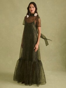 @fewmoda holiday campaign🪐 (7).jpg