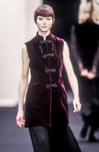 Alberta Ferretti 1993 Women RTW 44.jpg