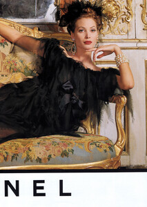 Christy_ChanelHC~1992-SS-04.jpg