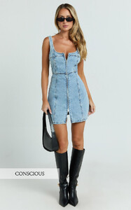 EVenz - Showpo - Chrysoula_Mini_Dress_-_Square_Neck_Zip_Front_Sleeveless_Bodycon_Denim_in_Light_Blue_Wash_1(1)_(SmallerDimesDupe).jpg