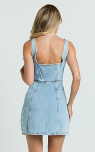EVenz - Showpo - Chrysoula_Mini_Dress_-_Square_Neck_Zip_Front_Sleeveless_Bodycon_Denim_in_Light_Blue_Wash_9.jpg
