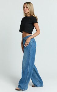 EVenz - Showpo - Danzel_Top_-_Boxy_Fit_Cap_Sleeve_Crop_Top_in_Black_7.jpg