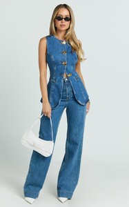 EVenz - Showpo - Emman_Jeans_-_High_Waisted_Cotton_Wide_Leg_Denim_Jeans_in_Dark_Blue_Wash_003.jpg