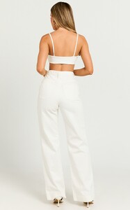 EVenz - Showpo - Emman_Jeans_-_High_Waisted_Cotton_Wide_Leg_Denim_Jeans_in_Ecru__09.jpg