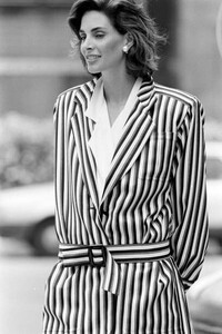 Ferragamo - 2 Sep 1986-Salvatore Ferragamo SpringSummer 1987 RTWAdvance (16).jpg