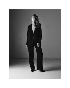 🖤🤍🖤🤍 Fujifilm GFX-100 iiModel- @daphnedebaat Reps- @wilhelmina.newyork #NYCFashion #NYCModel-2.jpg