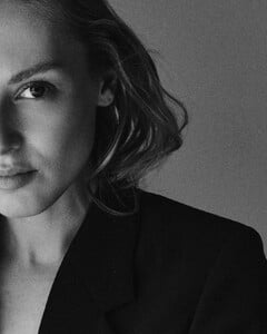 🖤🤍🖤🤍 Fujifilm GFX-100 iiModel- @daphnedebaat Reps- @wilhelmina.newyork #NYCFashion #NYCModel-6.jpg