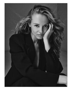 🖤🤍🖤🤍 Fujifilm GFX-100 iiModel- @daphnedebaat Reps- @wilhelmina.newyork #NYCFashion #NYCModel-7.jpg