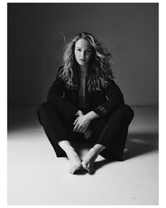 🖤🤍🖤🤍 Fujifilm GFX-100 iiModel- @daphnedebaat Reps- @wilhelmina.newyork #NYCFashion #NYCModel.jpg