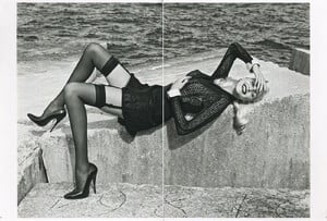 HelmutNewton-book-12a.jpg