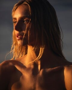 Kari Riley 621593065_18558754792048494_7690960556125256102_n.jpg