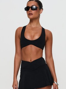 OPhillips - PrPolly - Pulse Active Halter Crop Black-11 - 1-Model-Olivia-Us2.jpg