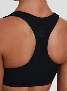 OPhillips - PrPolly - Pulse Active Halter Crop Black-11 - 6-Model-Olivia-Us2.jpg