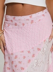 OPhillips - PrPolly - Rennar Maxi Skirt Multi Petite-7 - 5-Model-Olivia-Us2.jpg