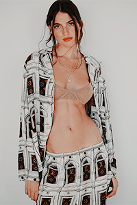 Rafaella Consentino6.png