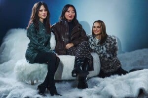 jenna-ortega-cathy-yan-and-natalie-portman-in-la-times-portrait-studio-sundance-2026-2.jpg