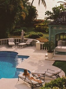 [2026.01.31] lavarice.swim_625889542_18078458399578411_2098314423673335757_n.jpg