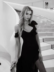 [2026.02.26] revolve_3841322814712986169.jpg