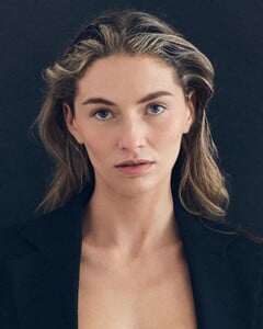 Gabriella Loggia Portfolio 1750147556-ffffc49e2b7704f616b0dd81e68da657.jpg