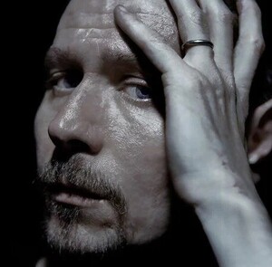 Gary Oldman by Gavin Evans 1998 (10).jpg