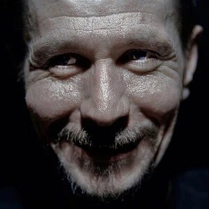 Gary Oldman by Gavin Evans 1998 (12).jpg