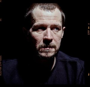 Gary Oldman by Gavin Evans 1998 (14).jpg