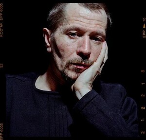 Gary Oldman by Gavin Evans 1998 (21).jpg