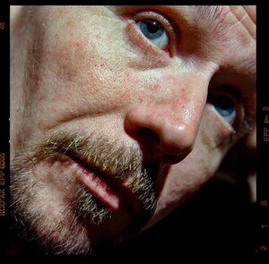 Gary Oldman by Gavin Evans 1998 (25).jpg