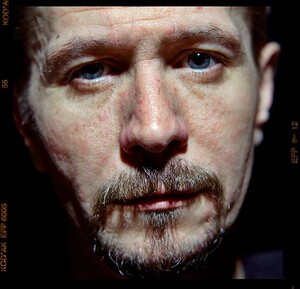 Gary Oldman by Gavin Evans 1998 (5).jpg