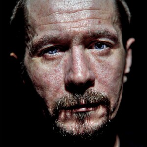 Gary Oldman by Gavin Evans 1998 (6).jpg