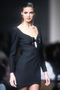 Jean Louis Scherrer 1991 FW 30.jpg