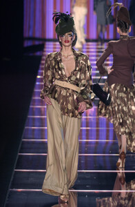 John Galliano 2003 Women RTW 13.jpg
