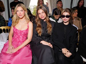 olivia-jade-in-black-coat-and-sunglasses-at-monique-lhuillier-bridal-show-new-york-2025-0.jpg