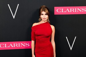 olivia-jade-in-red-one-shoulder-gown-at-clarins-v-magazine-event-0.jpg