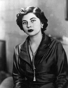soraya-esfandiari-irans-sad-eyed-princess-v0-ksu36dbis7kg1.jpg
