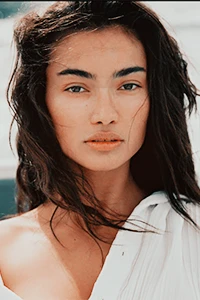 1Kelly Gale.webp