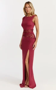 EVenz - Showpo - 5.3.26_-_Hayley_x_EM_x_Amber19851.webp