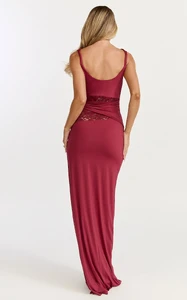 EVenz - Showpo - 5.3.26_-_Hayley_x_EM_x_Amber19853.webp