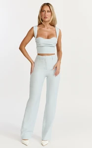 EVenz - Showpo - 5.3.26_-_Hayley_x_EM_x_Amber20339.webp