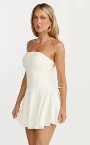 EVenz - Showpo - 5.3.26_-_Hayley_x_EM_x_Amber21009.webp