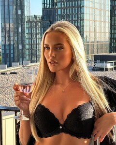 MaryBedford - IG - 350479626 - 2023-06-01_1440x1800.jpg