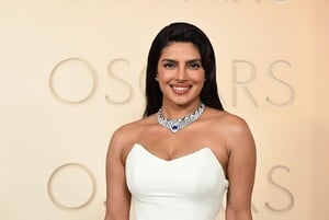 Priyanka_Chopra_attends_the_98th_Oscars_at_Dolby_Theatre_in_Hollywood2C_California_284029.jpg
