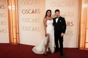 Priyanka_Chopra_attends_the_98th_Oscars_at_Dolby_Theatre_in_Hollywood2C_California_285029.jpg